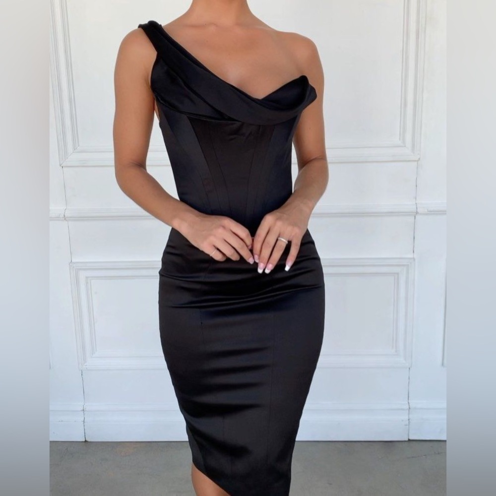 HOUSE OF CB 'Raphaella' Black Stretch Satin Corset Dress NWOT - Picture 6 of 13